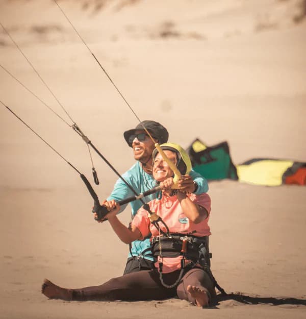 Aula de kitesurf com instrutor
